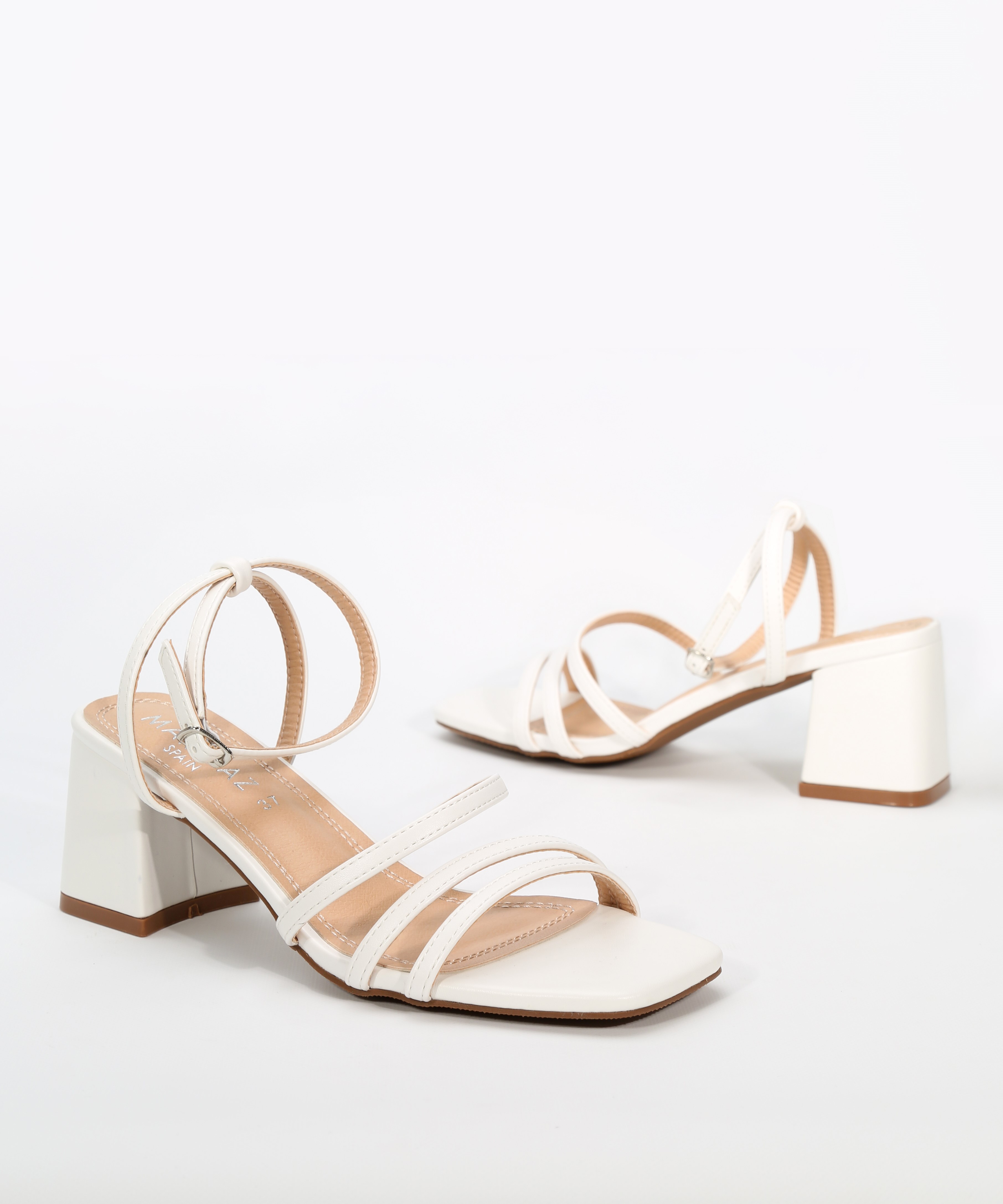 Sand&aacute;lia de salto tiras image number null